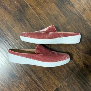 FitFlop Velvet Slip-on Sneaker Sz 10